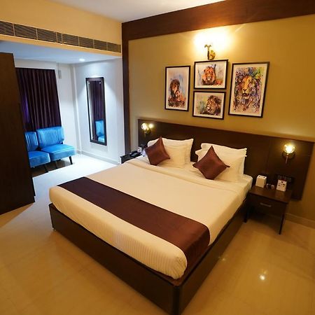Neyyar Residency Hotel Neyyattinkara Exterior foto