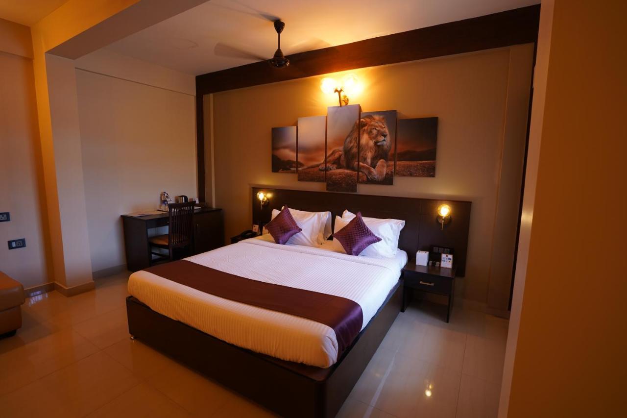 Neyyar Residency Hotel Neyyattinkara Exterior foto